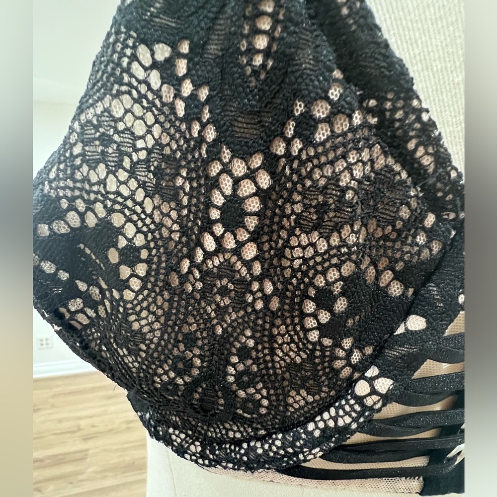 Victoria’s Secret Very Sexy Lace Bra Size 32DD - Picture 6 of 13